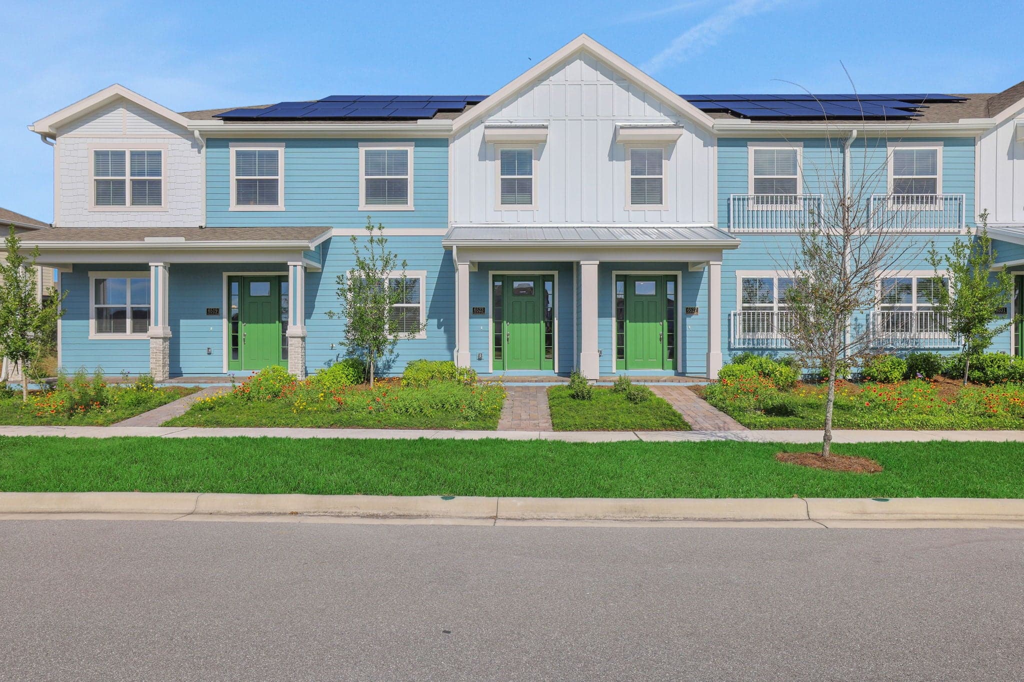 Vivienda de Weslyn Park con sistema solar fotovoltaico instalado en el techo